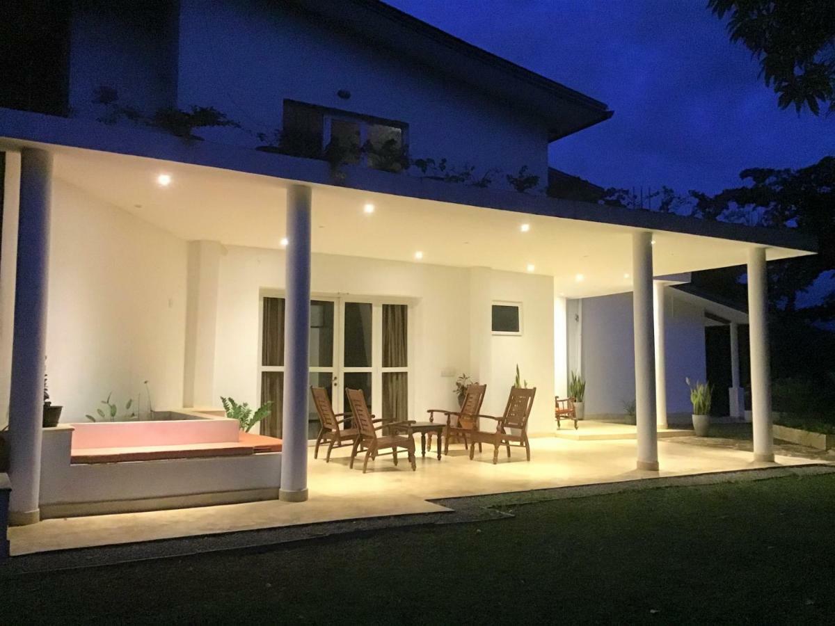 Amandari Holiday Villa Gelioya Экстерьер фото