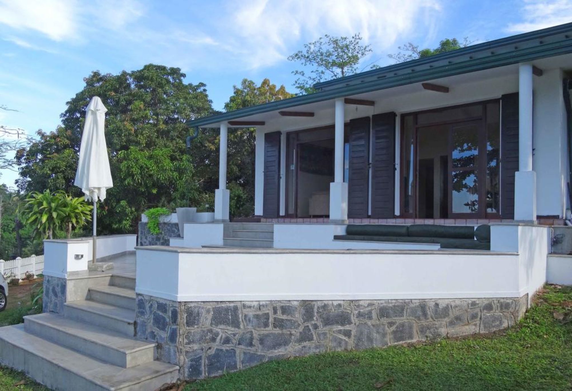 Amandari Holiday Villa Gelioya Экстерьер фото
